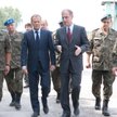 Premier rozpaczliwie szuka nowego ministra obrony narodowej