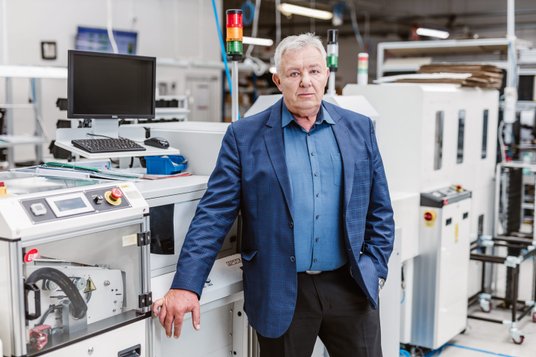 Anatol Timoszuk, prezes AC, wskazuje na korzystne relacje ceny autogazu do benzyny i diesla. Fot. ma