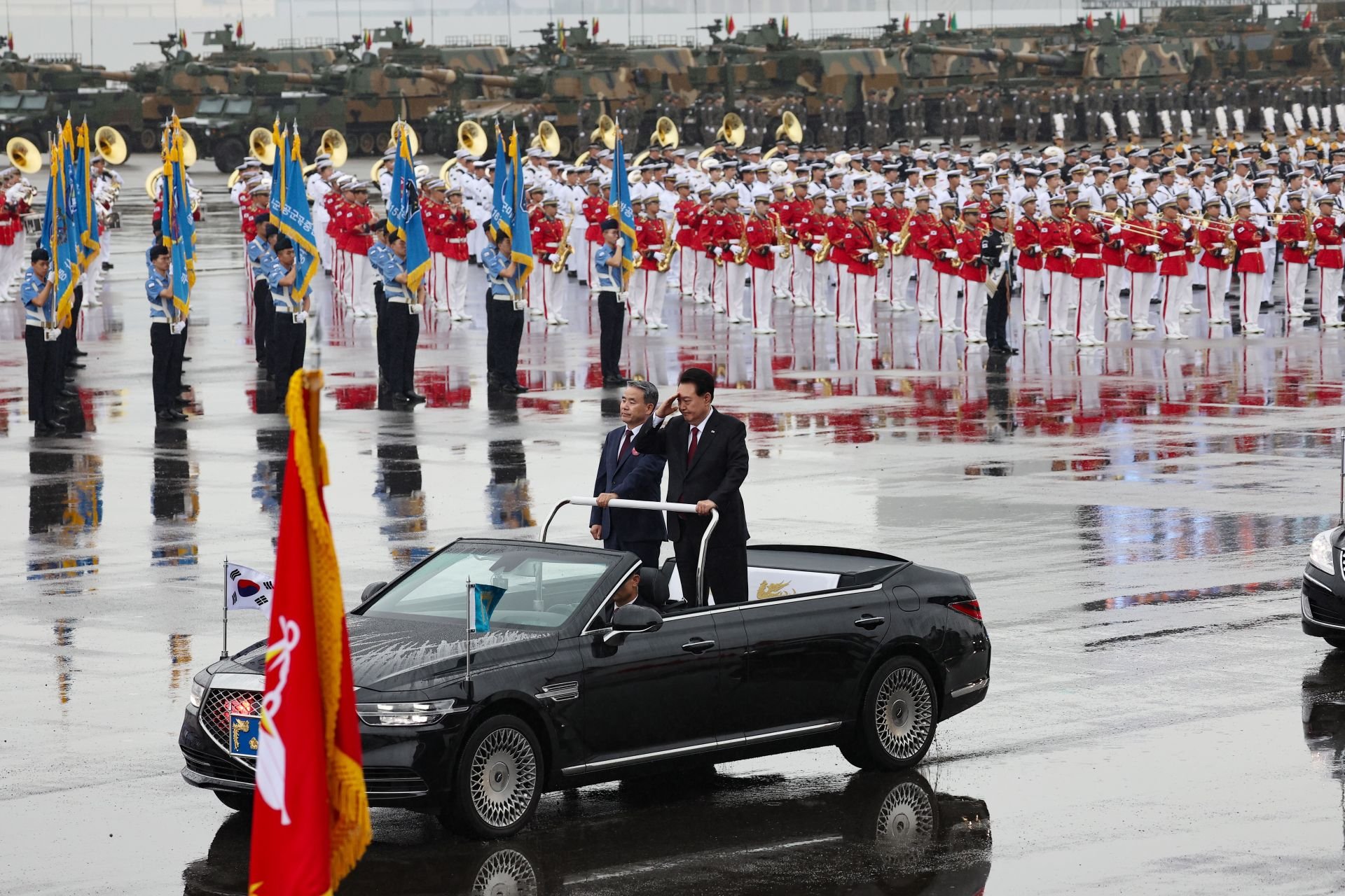 Korea Południowa Zorganizowała Rzadką Paradę Wojskową. Groźby "obalenia ...