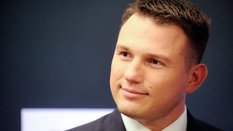 Imperium Kontratakuje czy Nowa Nadzieja? Sławomirowi Mentzenowi udało się ocalić oryginalny szyld.