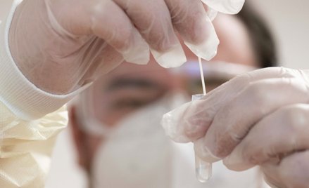 Lepiej nie wydawać na test na Covid-19 bez wskazówek specjalisty