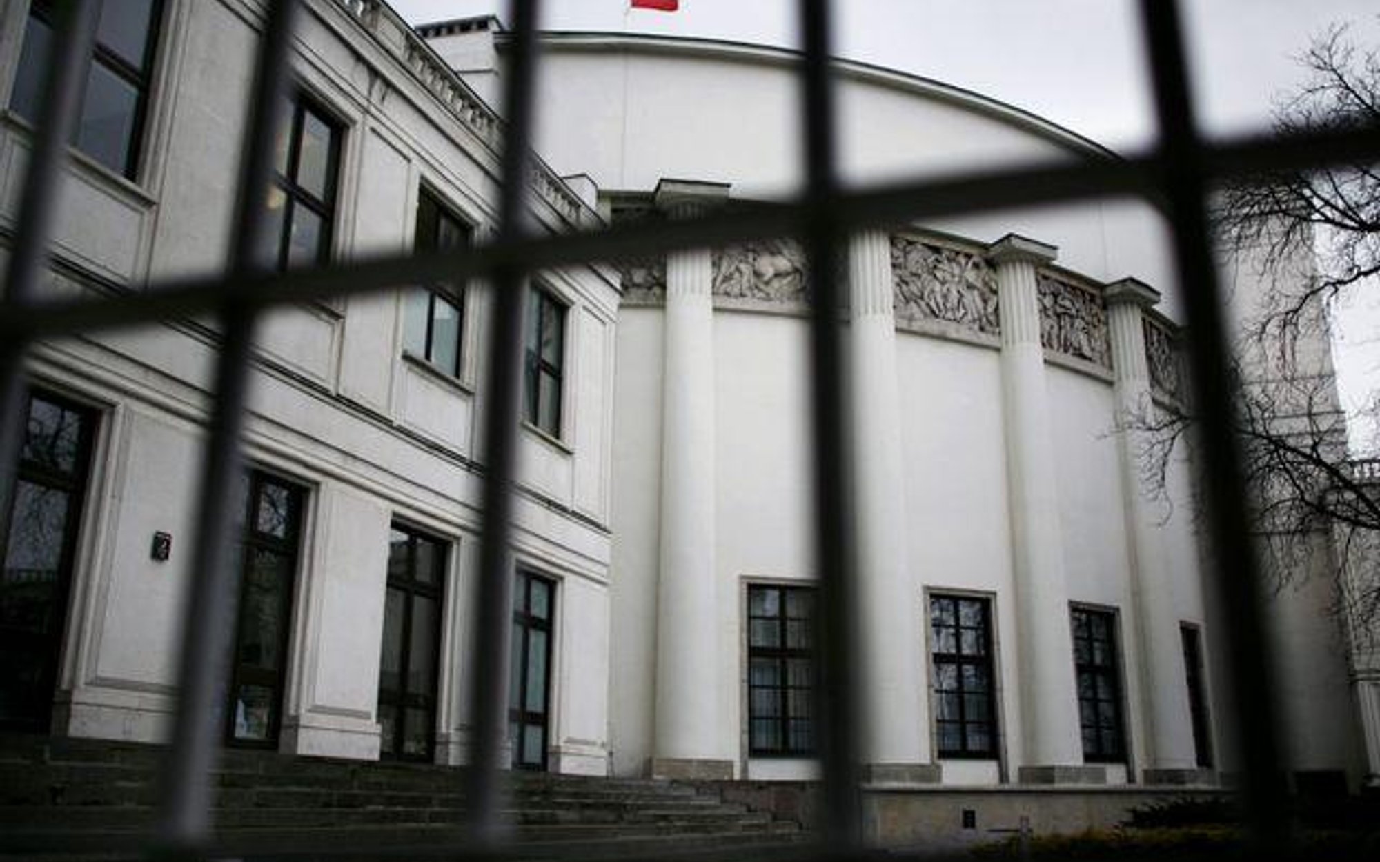 Sejm rozda swoim strażnikom 7 mln zł. Zaskakujący projekt przy Wiejskiej