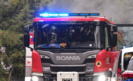 Potężny pożar suszarni w Osięcinach. Wybuchły zbiorniki z gazem