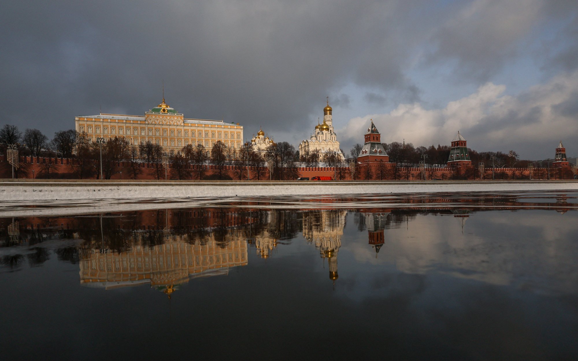 Internetowa kasyna mają dać Kremlowi pieniądze na wojnę