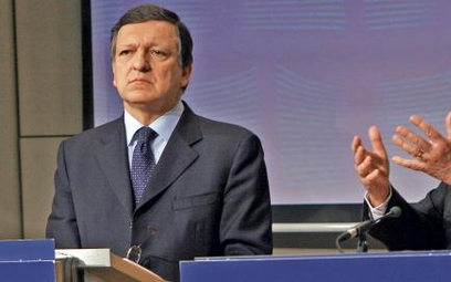 Jacques de Larosiere, były szef MFW (z prawej), Jose Barroso, szefa Komisji Europejskiej