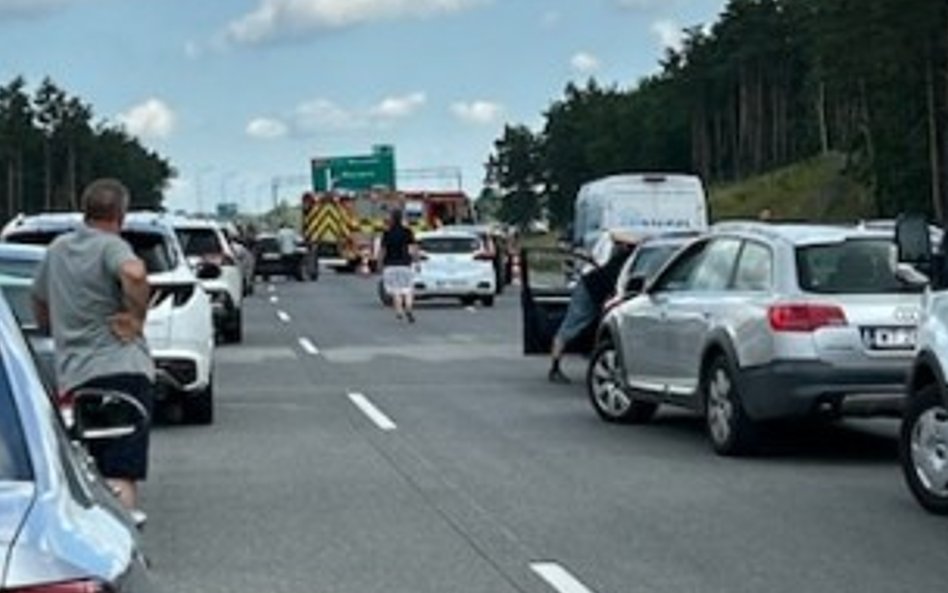 Droga S17 w kierunku Warszawy jest całkowiecie zablokowana
