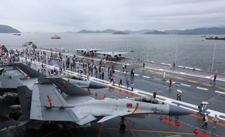 Daniel Duggan miał szkolić chińskich pilotów z lądowania na pokładzie lotniskowca