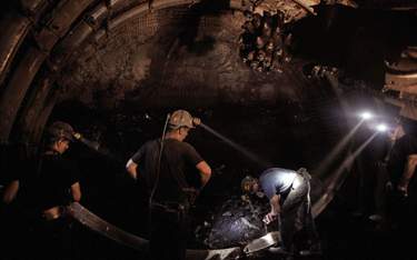 Długi finisz negocjacji górników z rządem. Spór o gwarancje