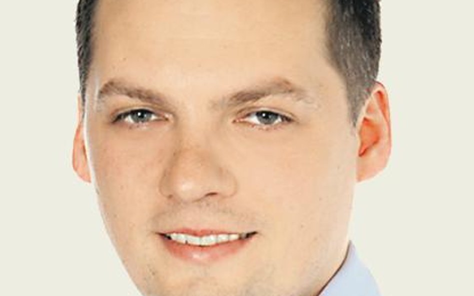 Maciej Barański, KBC Securities