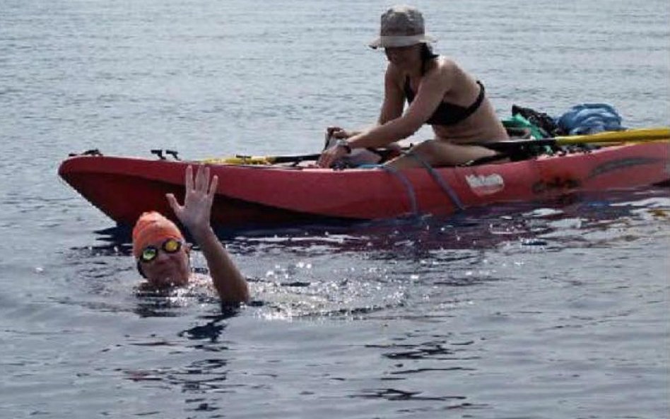 Patti Bauernfeind. Przepłynęła już wpław zimny kanał La Manche i opłynęła wyspę Manhattan w Nowym Jo