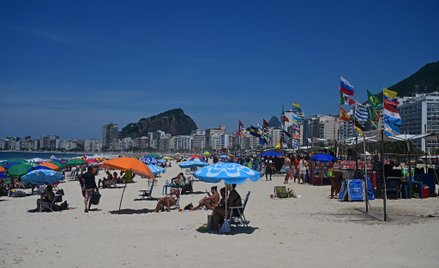 Świąteczny urlop Polacy chcą spędzać w ciepłych krajach. Narciarze czekają na śnieg