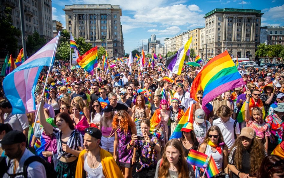 Parada Równości rozpocznie się około godziny 14. W tym roku ominie MDM.