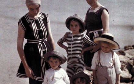 Rodzina Lumi?re na plaży w Ciotat, 1913.