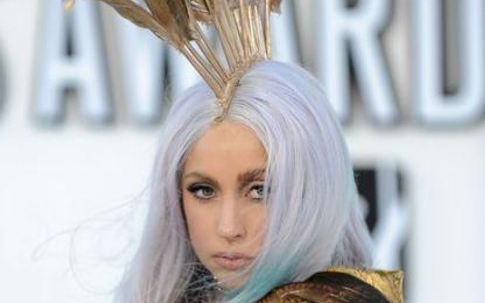 Lady Gaga przybywa na galę MTV Video Awards