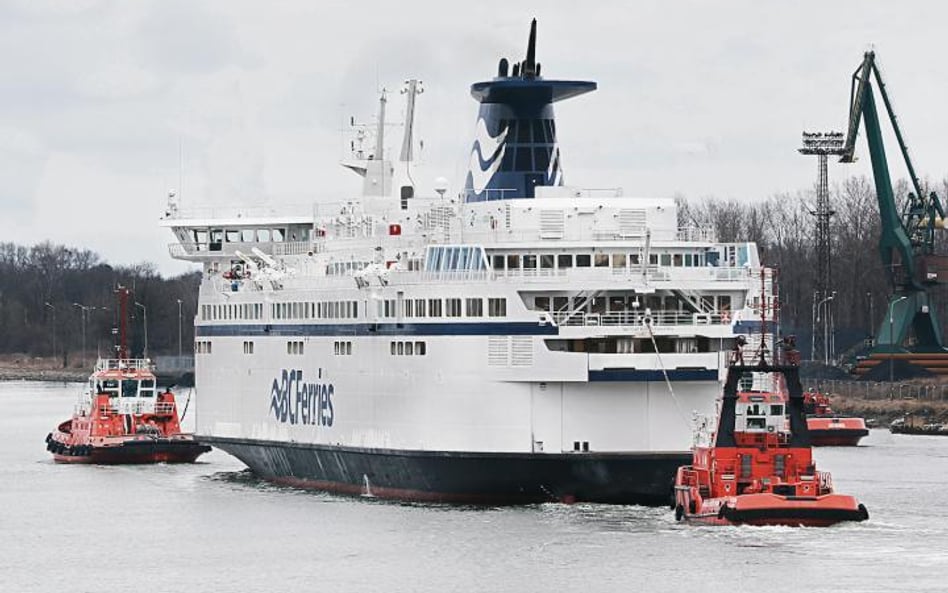 Napędzany LNG prom Spirit of British Columbia opuszcza Gdańsk.