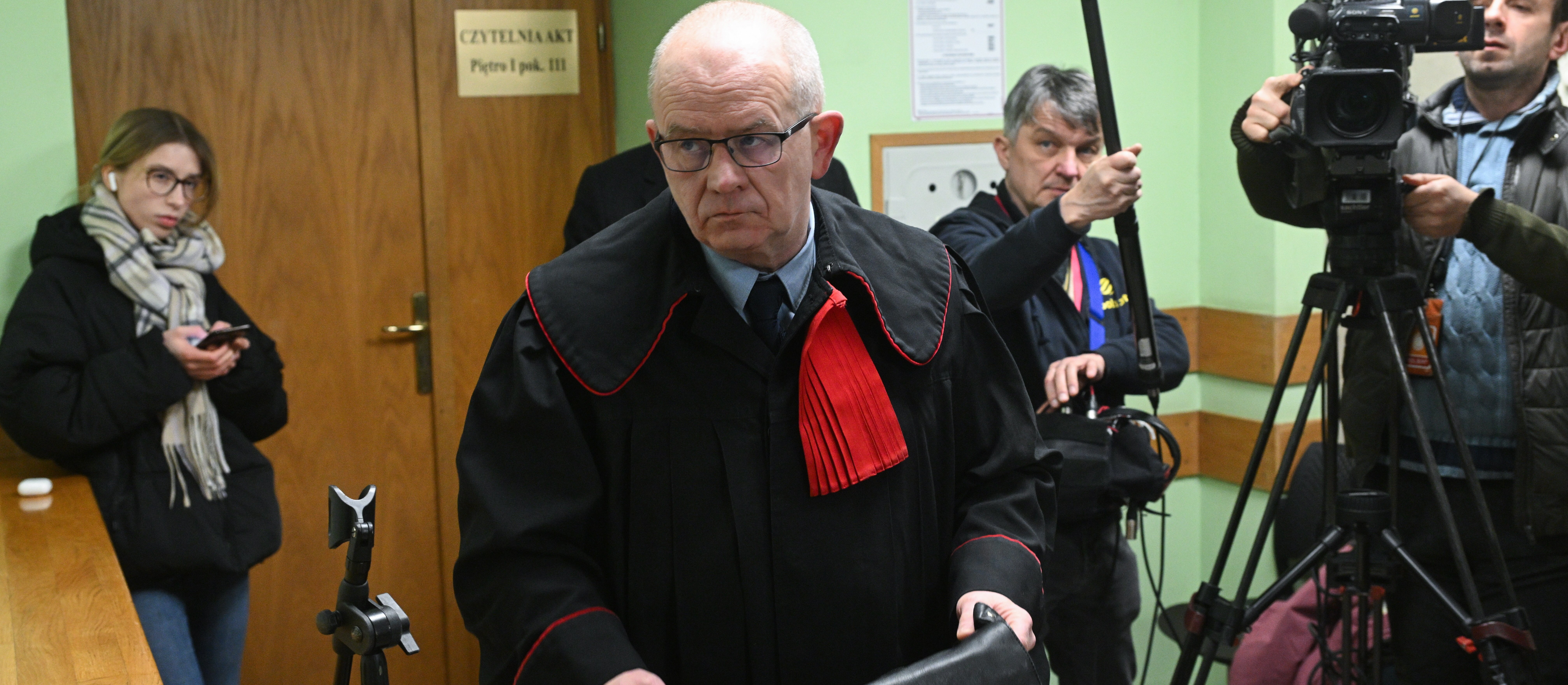 Bez decyzji w sprawie aresztu Zbigniewa Ziobry. Obrońcy chcą wyłączenia sędzi