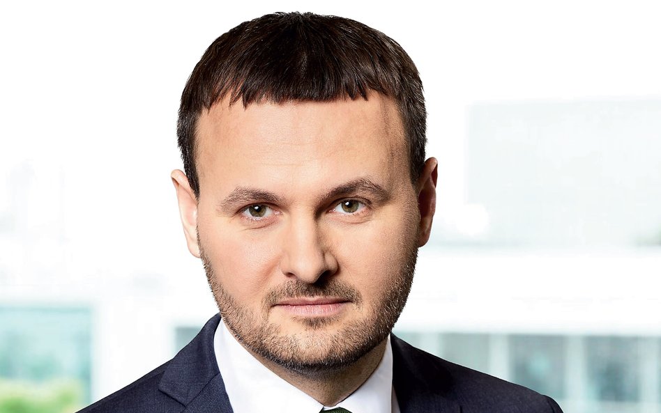 Piotr Kowalik prawnik w zespole rynków kapitałowych i M&A w polskim biurze Eversheds Sutherland