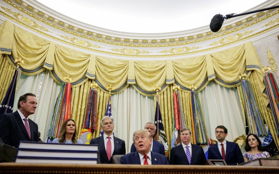 Donald Trump w Gabinecie Owalnym
