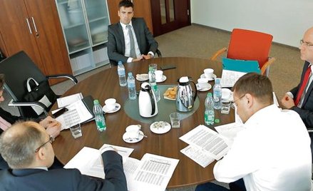 Wzrost zatrudnienia utrzymuje się na stałym poziomie, może nie rewelacyjnym, ale zapewniających popr