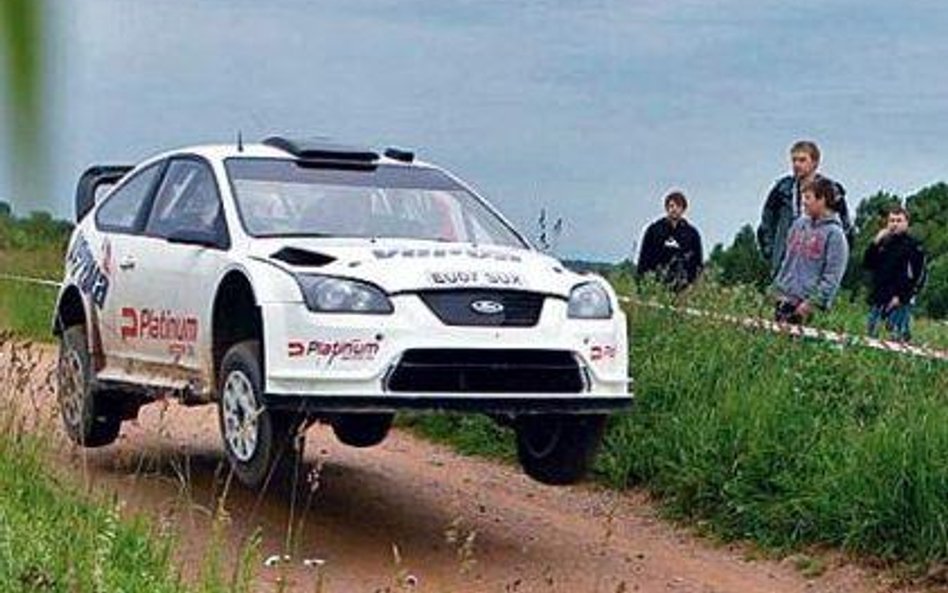 Krzysztof Hołowczyc (Ford Focus WRC) jako jedyny z Polaków ma szansę rywalizować ze światową czołówk