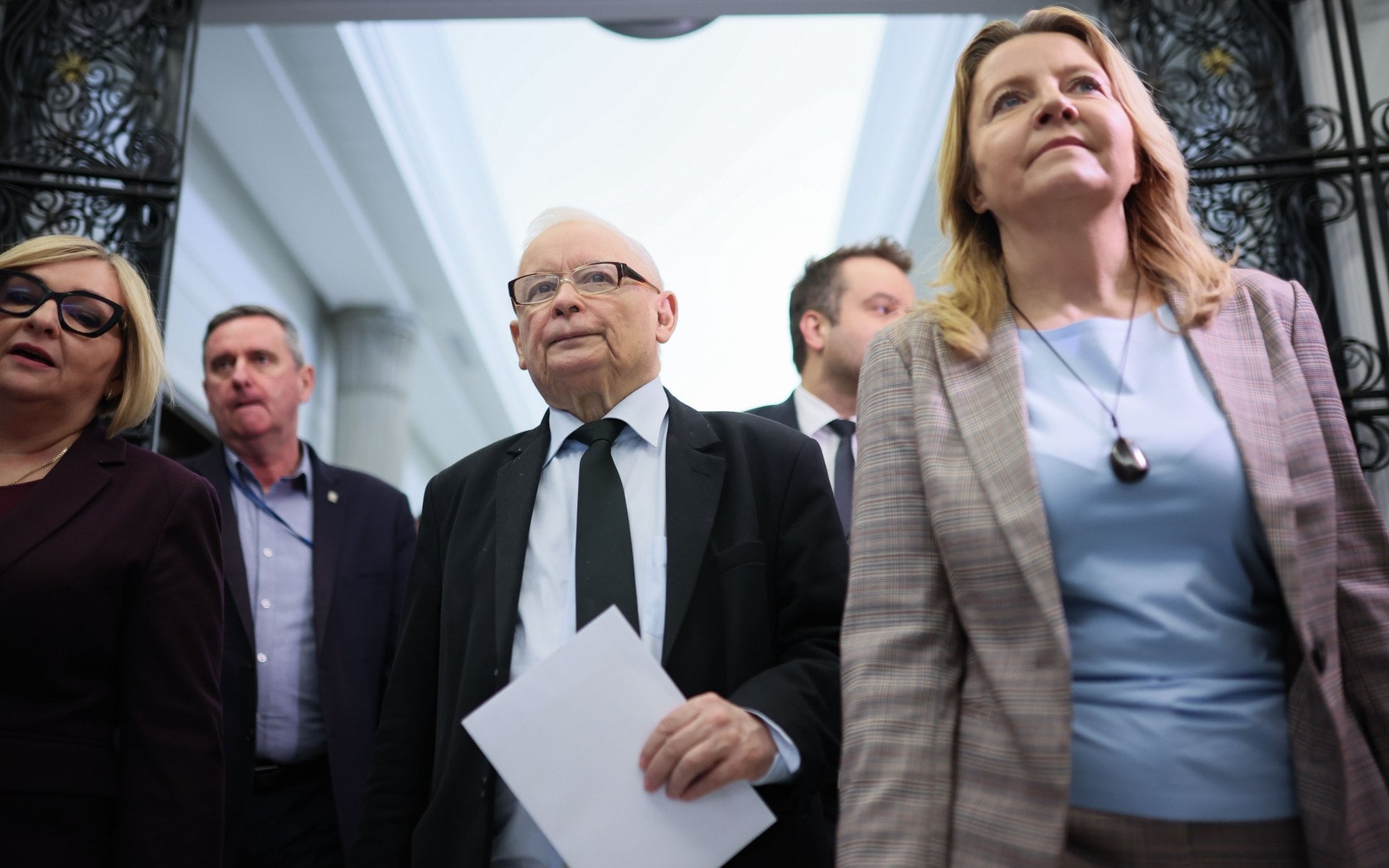 Nowy sondaż partyjny: PiS i Grzegorz Braun w górę, Konfederacja w dół