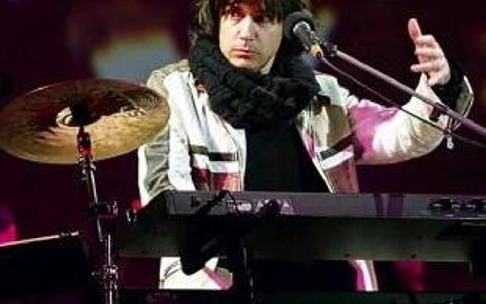 Jean Michel Jarre był zawsze popularny w Polsce. W jego koncercie w Stoczni Gdańskiej wzięło udział 