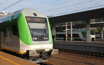 Pociągi „Słoneczny” i „Słoneczny Bis” złożone są z nowoczesnych, klimatyzowanych wagonów piętrowych.