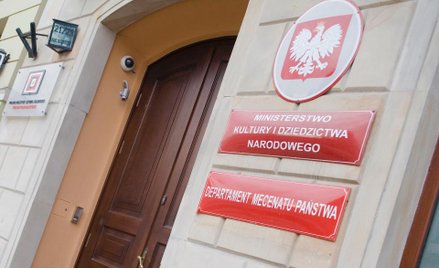 "Ministerstwo Kultury i Dziedzictwa Narodowego nie uczestniczy w aukcjach" - odpowiedziało na pytani