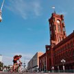 Czerwony Ratusz w Berlinie, w którym urzęduje rządzący burmistrz, czyli szef rządu landowego i zaraz