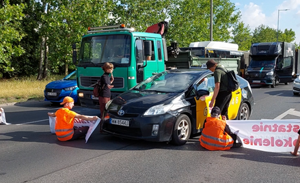 Warszawa: Aktywiści zablokowali ważną arterię. Utrudnienia