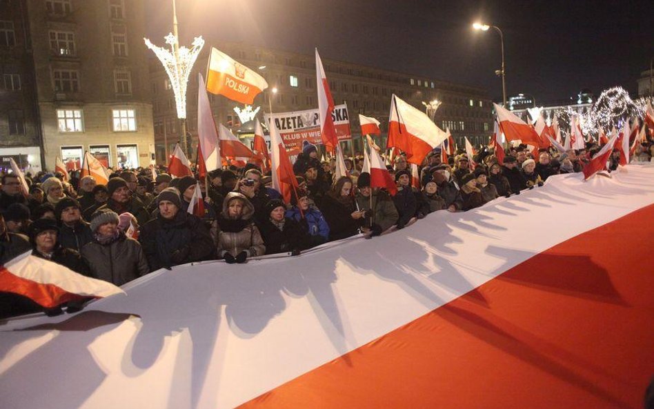 Ubiegłoroczny Marsz Niepodległości w 30. rocznicę wprowadzenia stanu wojennego