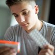 Handel lekami hormonalnymi wśród dzieci - RPD zawiadamia Prokuraturę Krajową