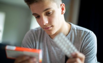 Handel lekami hormonalnymi wśród dzieci - RPD zawiadamia Prokuraturę Krajową