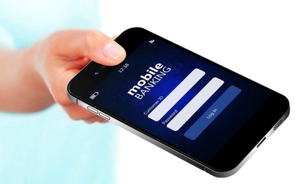 Smartfon: Urządzenie niezbędne do życia – również w kontaktach z bankiem