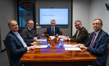 miniaturka - Relacja z debaty: Surowe rygory dla sieci 5G rozszerzono bez potrzeby