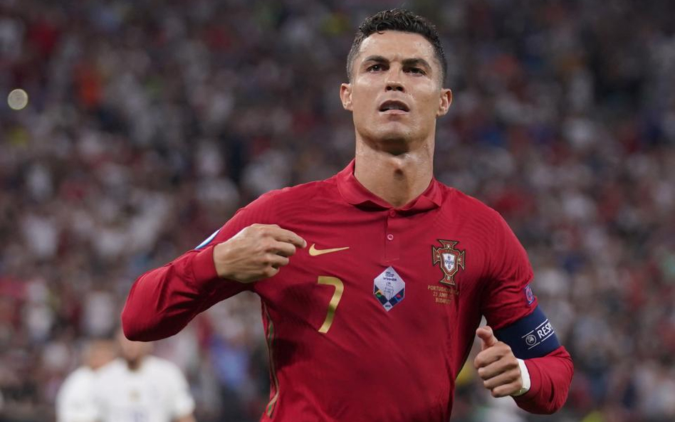 Słowo Ronaldo ma moc, skoro na Instagramie obserwuje go 300 mln użytkowników, a za jeden post reklam