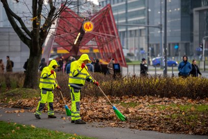 ZOM obejmuje porządkami 4 mln mkw. terenów dla pieszych.