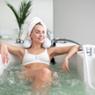 Kąpiele to idealna terapia dla osób prowadzących siedzący tryb życia, ze zwyrodnieniem stawów i kręg