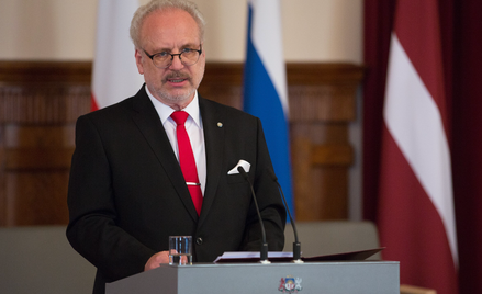 Prezydent Łotwy: Rosja powinna być odizolowana jak Korea Płn.