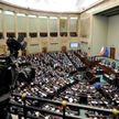 Sondaż: Konfederacja poza Sejmem, wzrost poparcia dla PiS