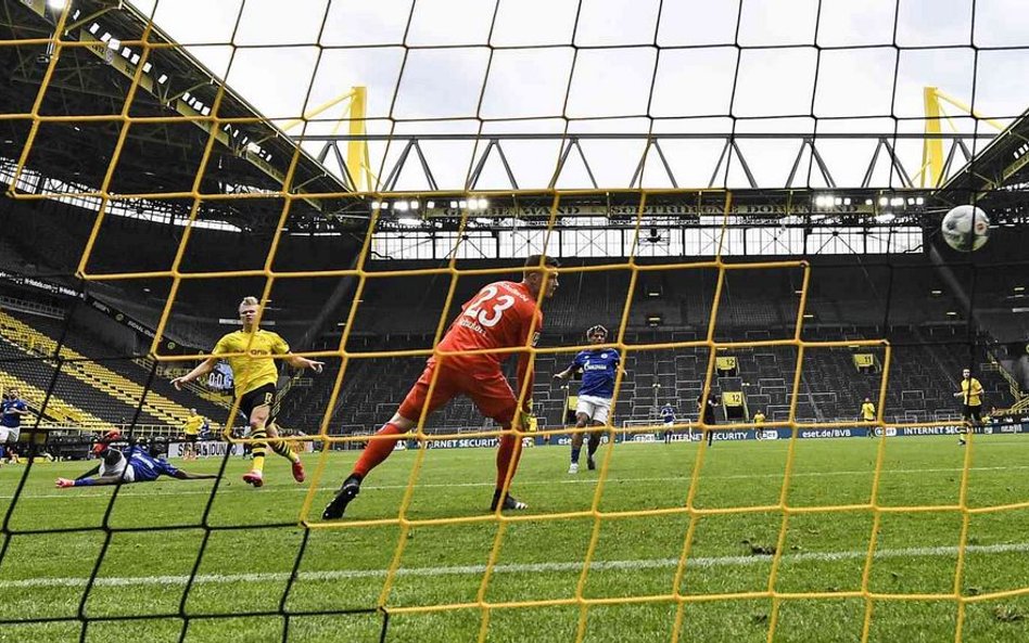 Bundesliga wróciła, Piątek na ławce rezerwowych