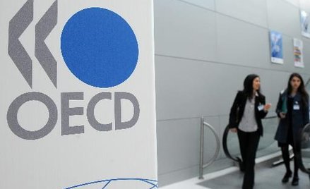 OECD podnosi prognozy i ostrzega przed inflacją