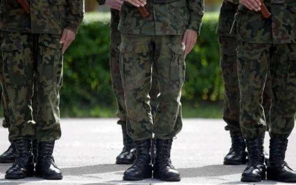 Brytyjski żołnierz wypadł z okna w Warszawie. Zginął na miejscu