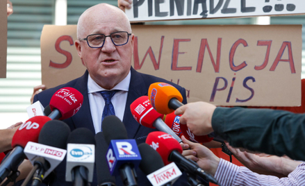 Przewodniczący Państwowej Komisji Wyborczej, sędzia Sylwester Marciniak podczas wypowiedzi dla medió