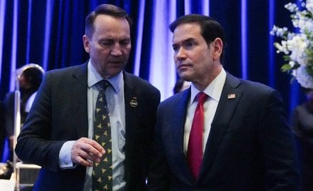 Minister spraw zagranicznych Polski Radosław Sikorski i sekretarz stanu USA Marco Rubio uczestniczą 