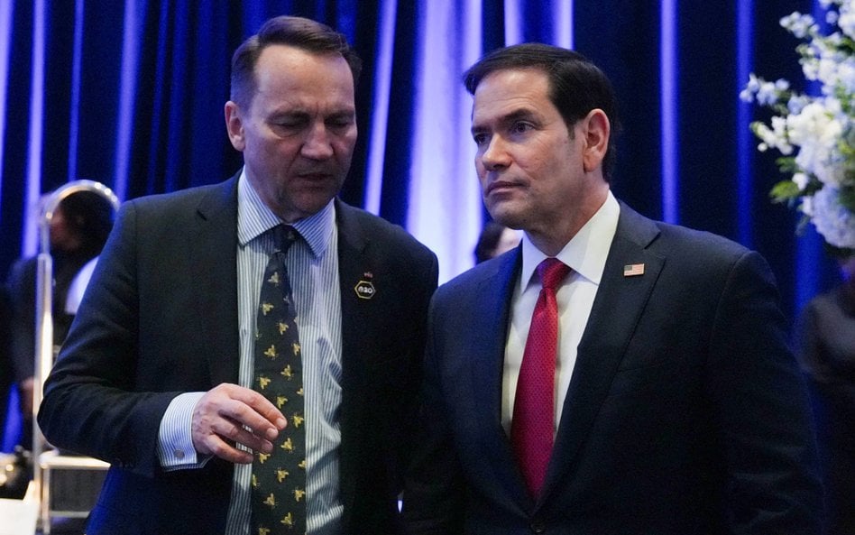 Minister spraw zagranicznych Polski Radosław Sikorski i sekretarz stanu USA Marco Rubio uczestniczą 