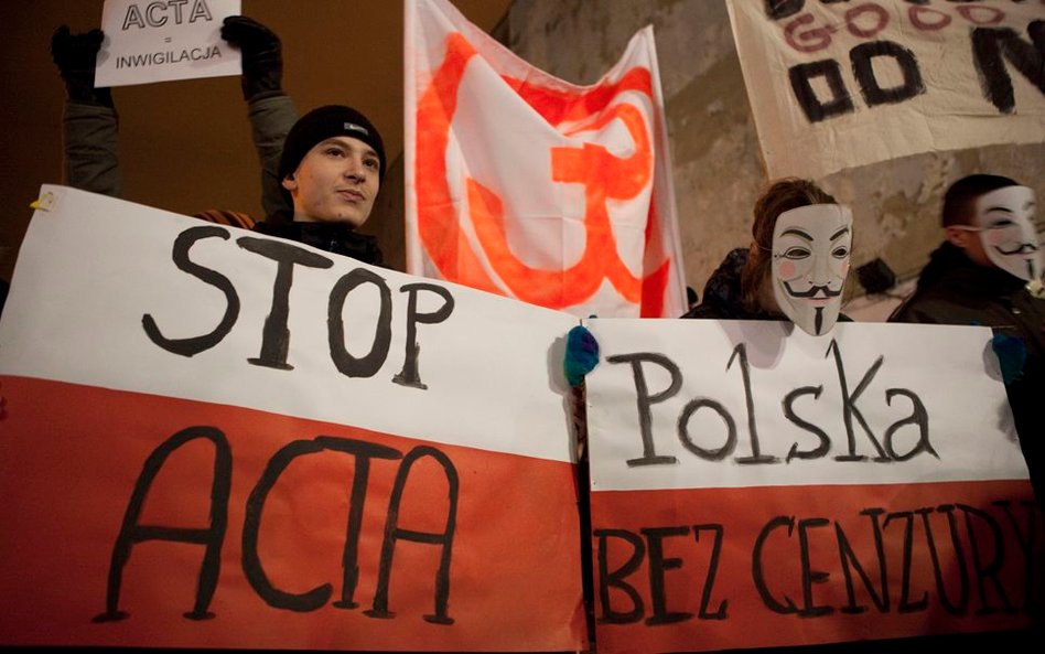 Rząd krytykowano za brak konsultacji przed podpisaniem ACTA. Gdyby się do nich przyłożył, być może u