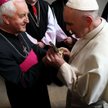 Papież Franciszek oraz biskup pomocniczy krakowski, dziekan Krakowskiej Kapituły Katedralnej Jan Szk