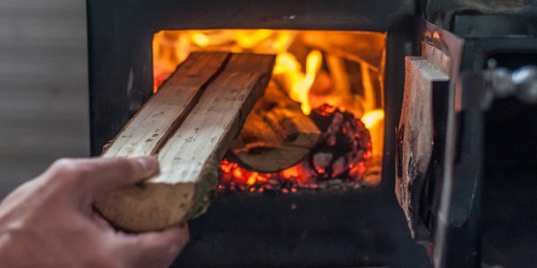 Polish top court: Masovian ban on burning wood in fireplaces needed stronger justification