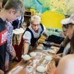 W Chlebowej Wiosce w Krzywogońcu można poznać stare receptury i samemu spróbować wypiec chleb.